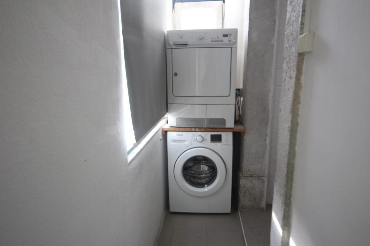 Romantic Chiado 7 -Private Small Single Room With No Outside Window 리스본 외부 사진