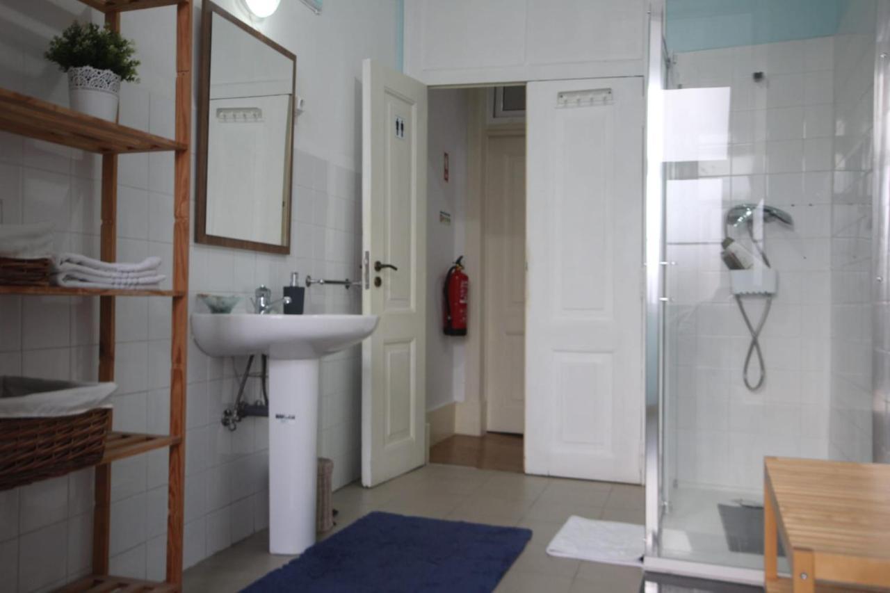 Romantic Chiado 7 -Private Small Single Room With No Outside Window 리스본 외부 사진