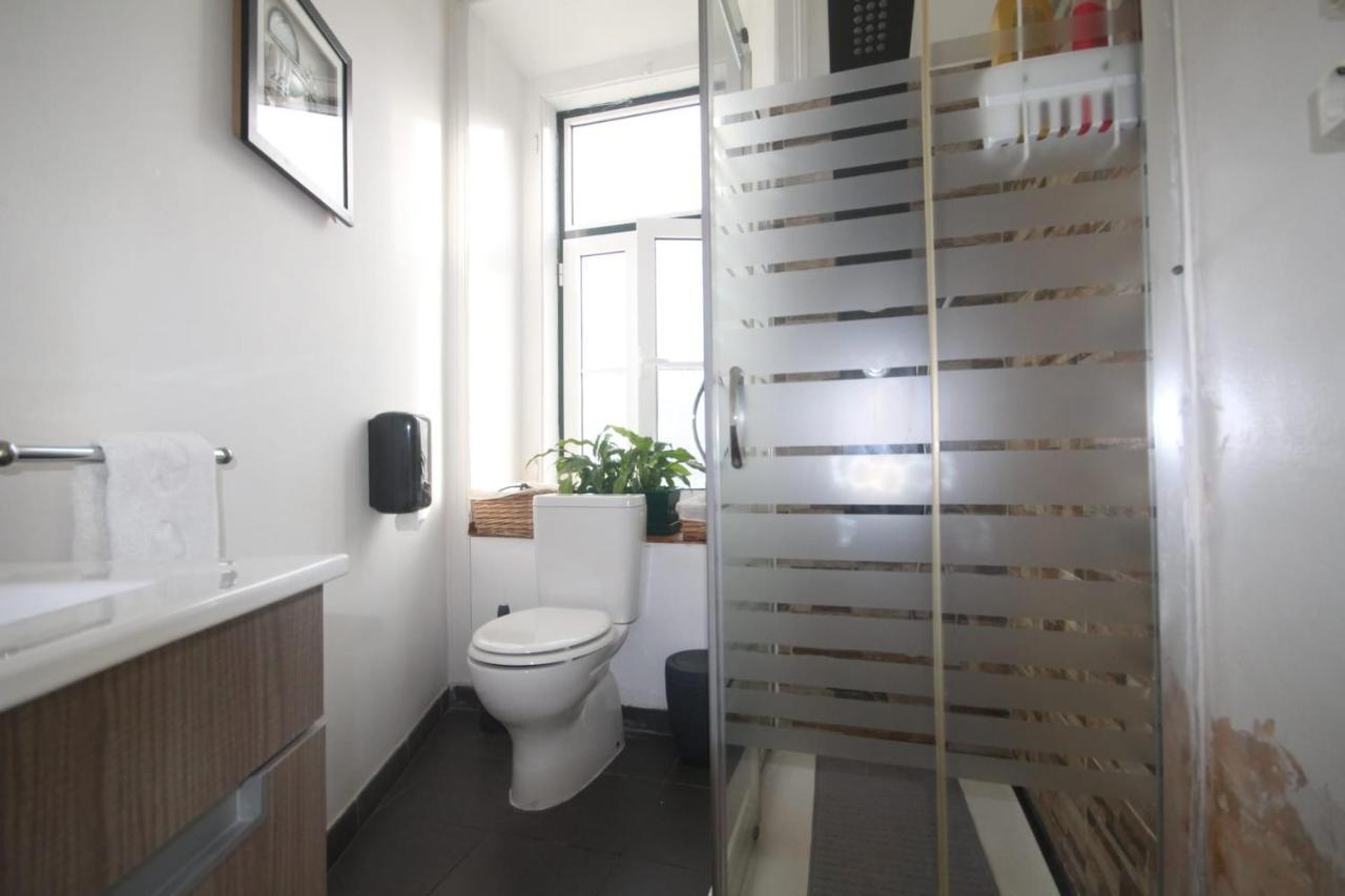 Romantic Chiado 7 -Private Small Single Room With No Outside Window 리스본 외부 사진