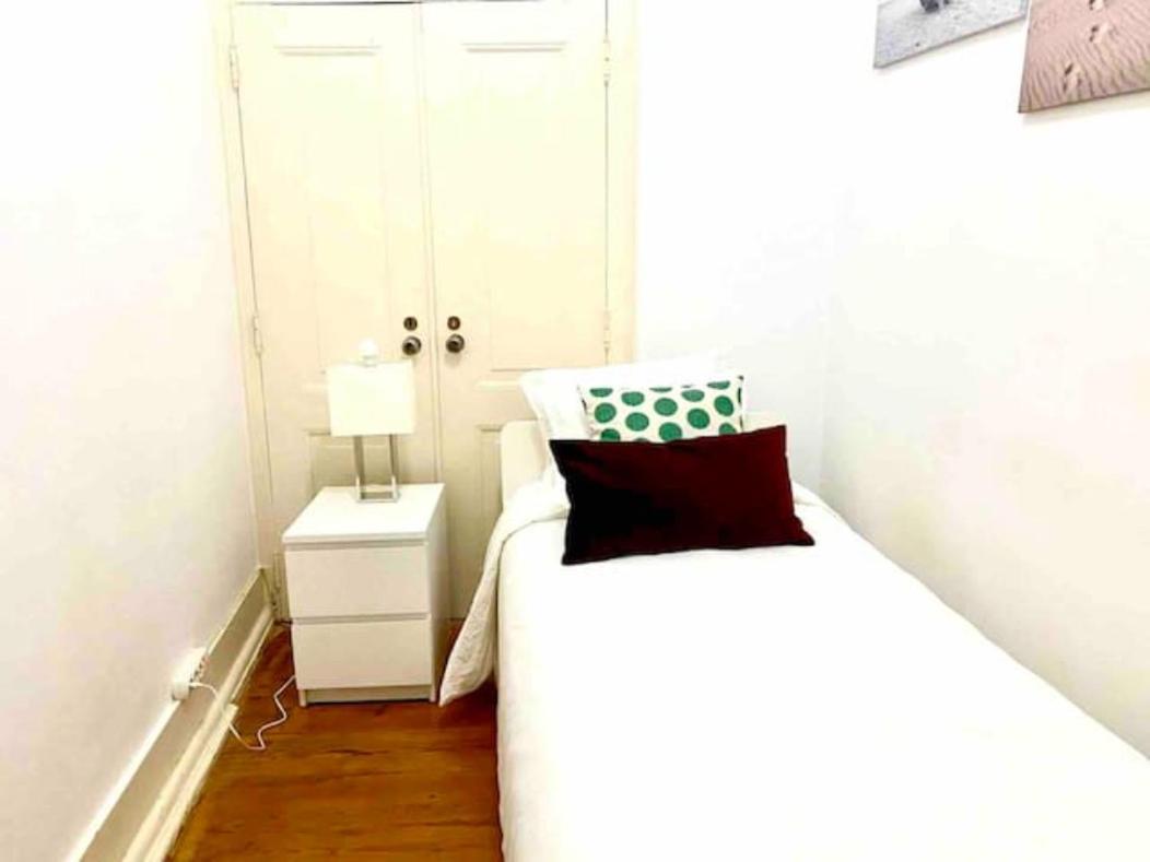 Romantic Chiado 7 -Private Small Single Room With No Outside Window 리스본 외부 사진